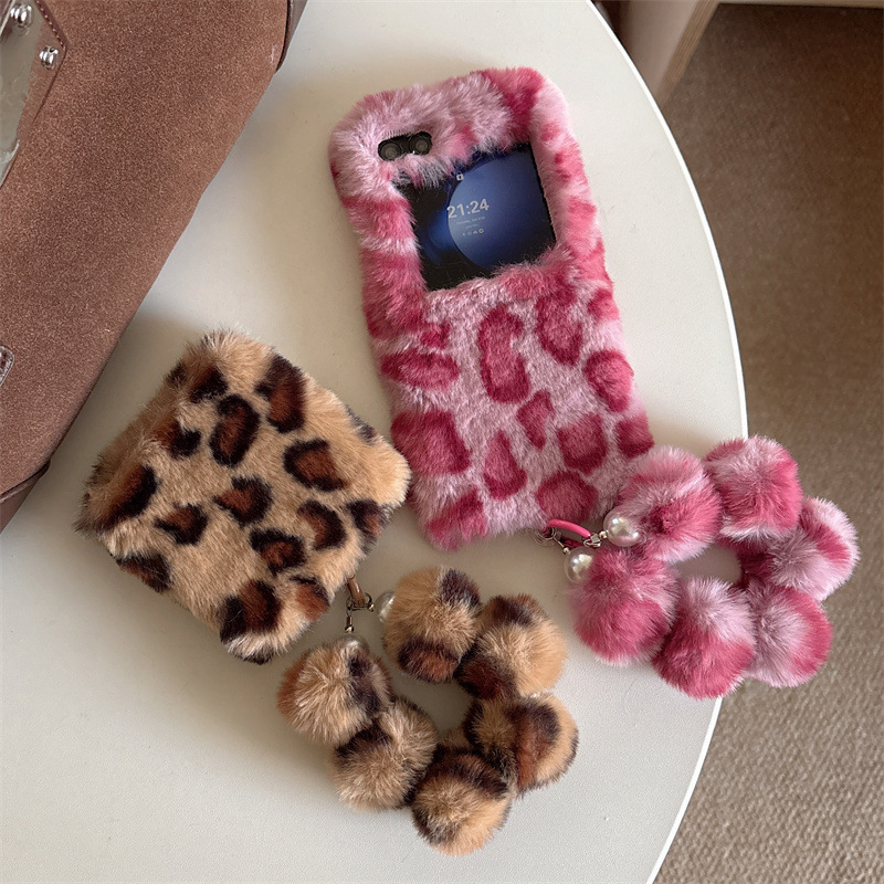 Phone Cases - Custodia per telefono con staffa per
